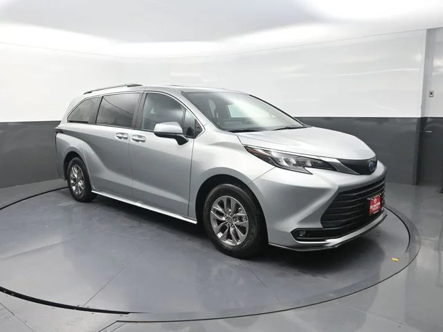 Used 2025 Silver Toyota XLE image 10