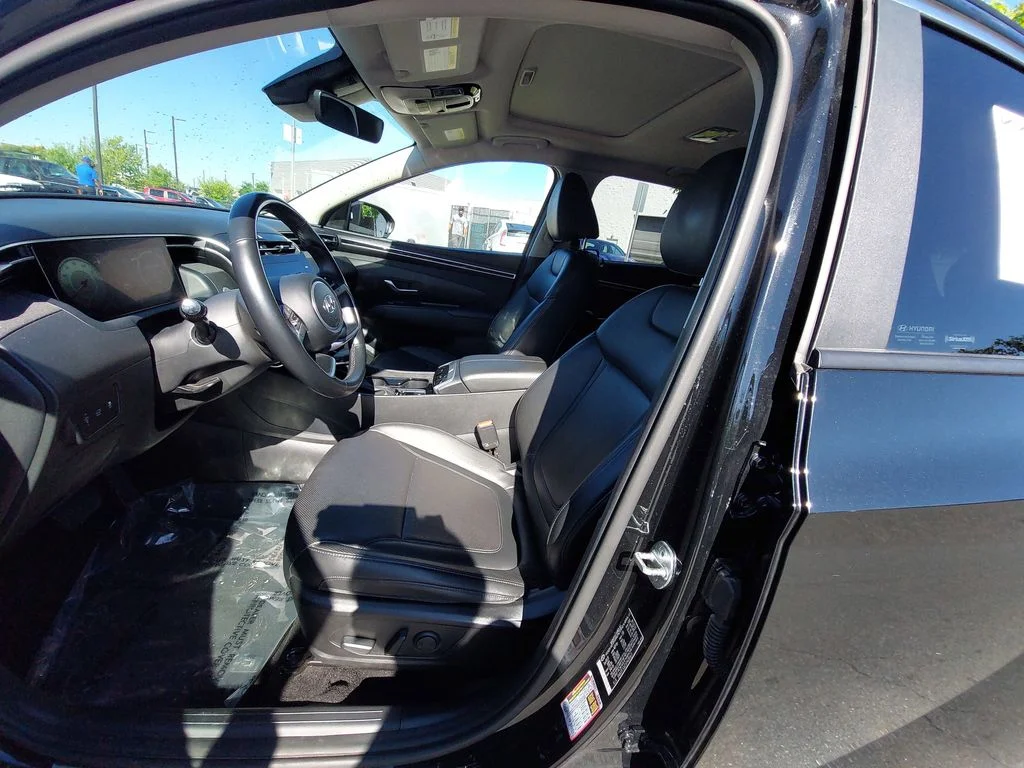 Used 2023 Black Hyundai SEL image 15
