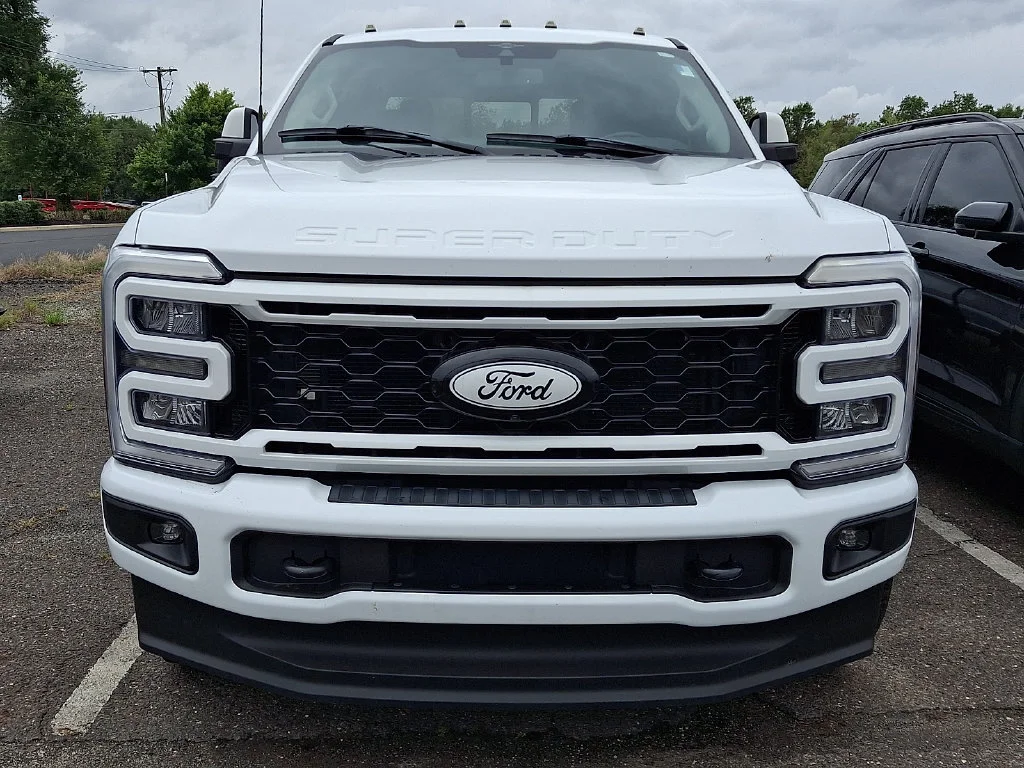 Used 2023 Oxford White Ford XL image 2