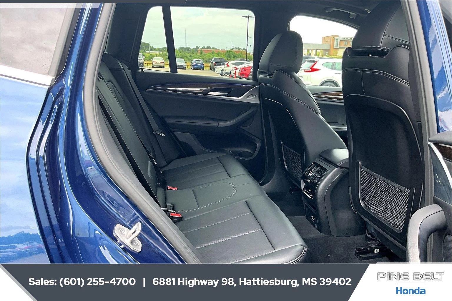 Used 2024 Phytonic Blue Metallic BMW sDrive30i image 3