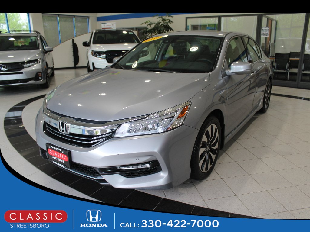 2017 Honda Accord Hybrid Touring's photo