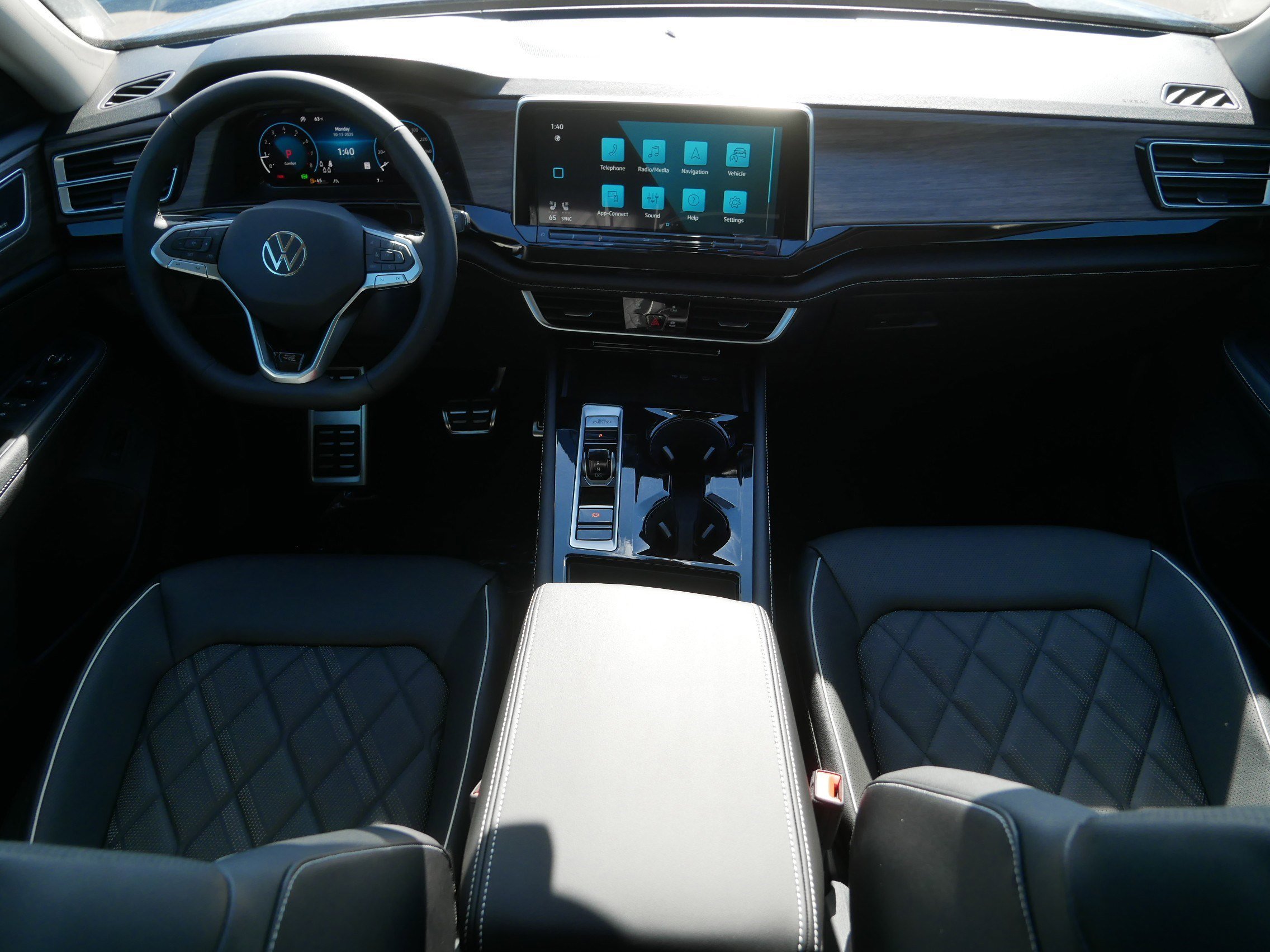 2026 Volkswagen Atlas SEL Premium R-Line - Photo 10