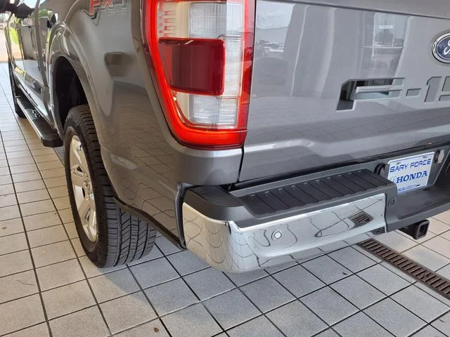 Used 2023 Gray Metallic Ford Lariat image 26
