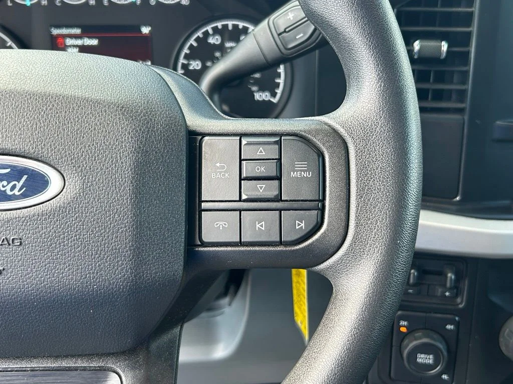 Used 2026 Oxford White Ford XLT image 40