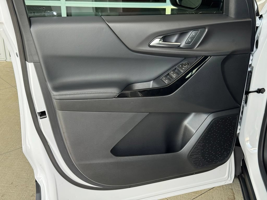 New 2026 Summit White Chevrolet LT image 21