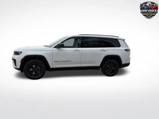 New 2026 White Jeep Altitude image 2