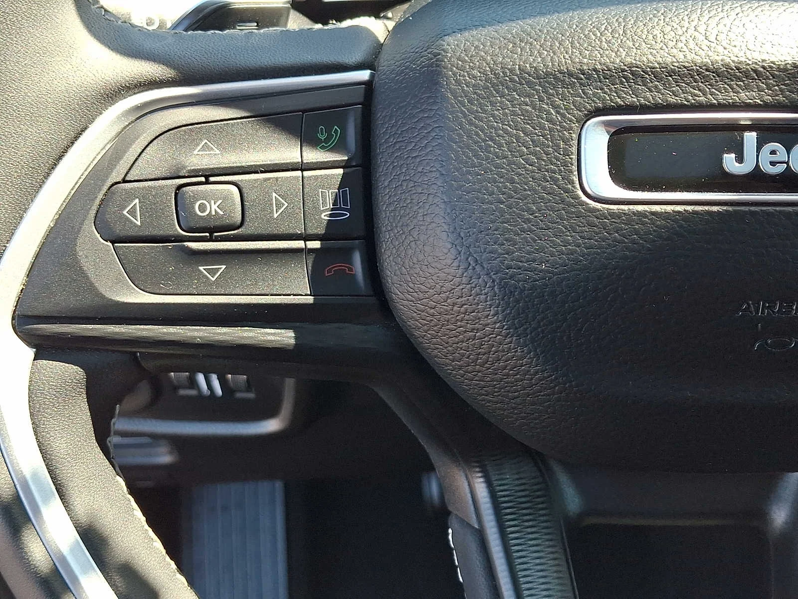 Used 2025 Silver Zynith Jeep Altitude X image 21