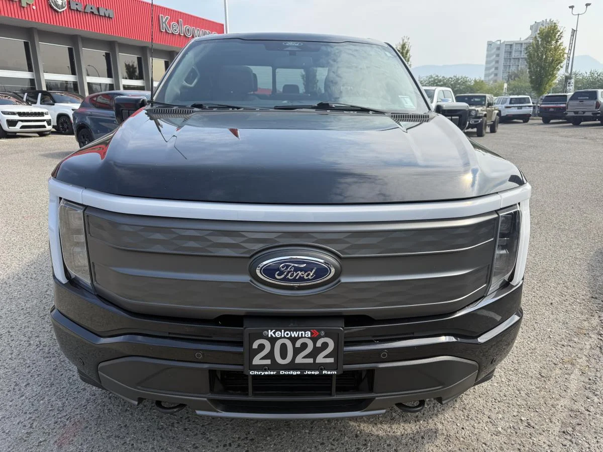 Used 2022 Black Ford Lariat image 2