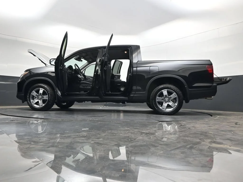 Certified Used 2024 Crystal Black Pearl Honda RTL image 92