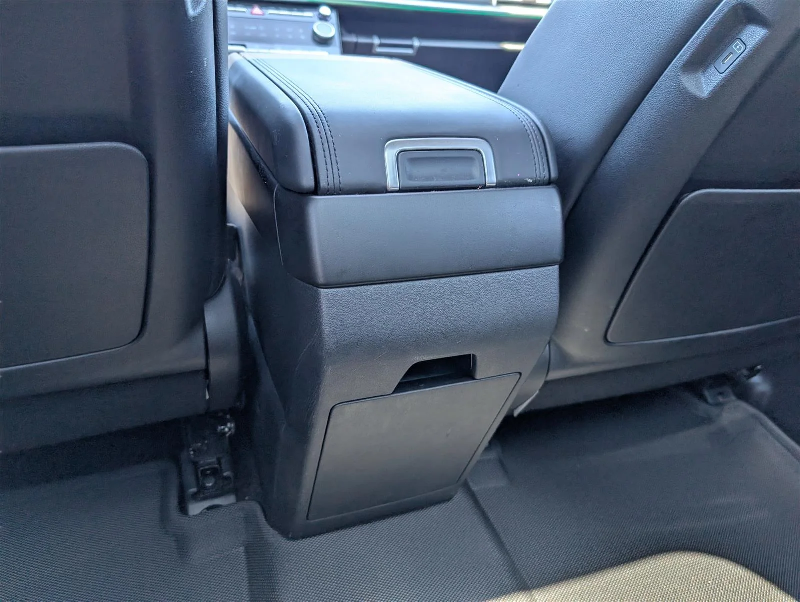 Used 2025 Hampton Gray Hyundai Limited image 29