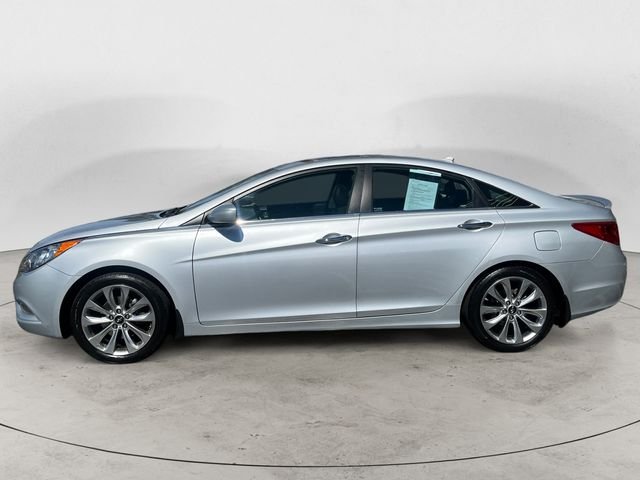 Used 2013 Hyundai Sonata SE with VIN 5NPEC4AC6DH729836 for sale in Bend, OR