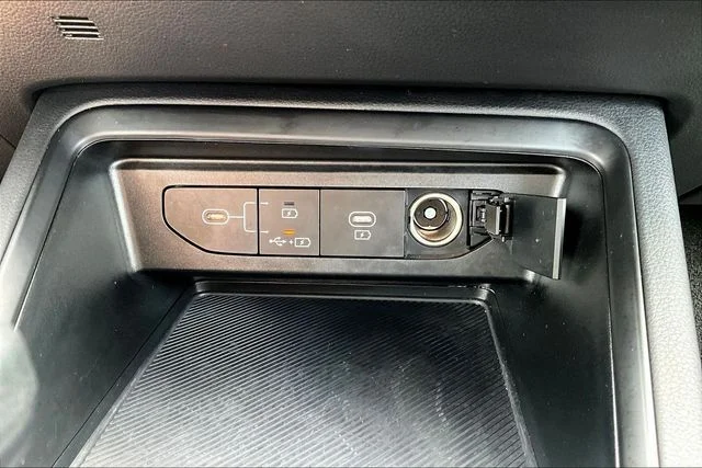 Certified Used 2025 White Kia LXS image 15
