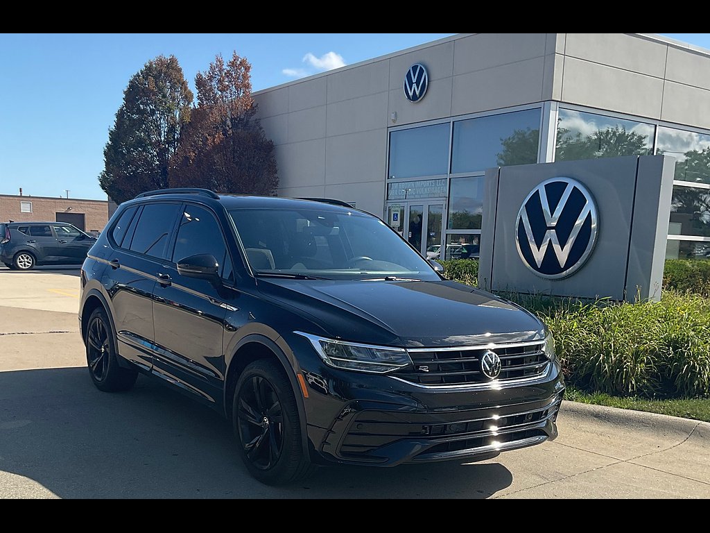Certified Used 2024 Deep Black Pearl Volkswagen SE R-Line Black 4Motion image 1