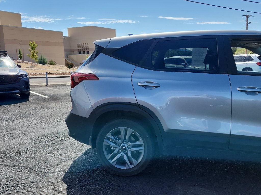 Used 2023 Steel Gray Kia LX image 5