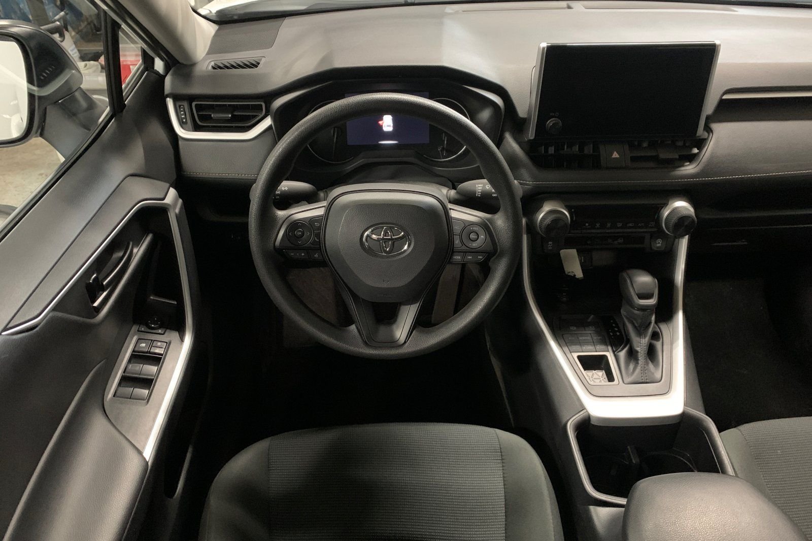 Used 2025 White Toyota LE image 17