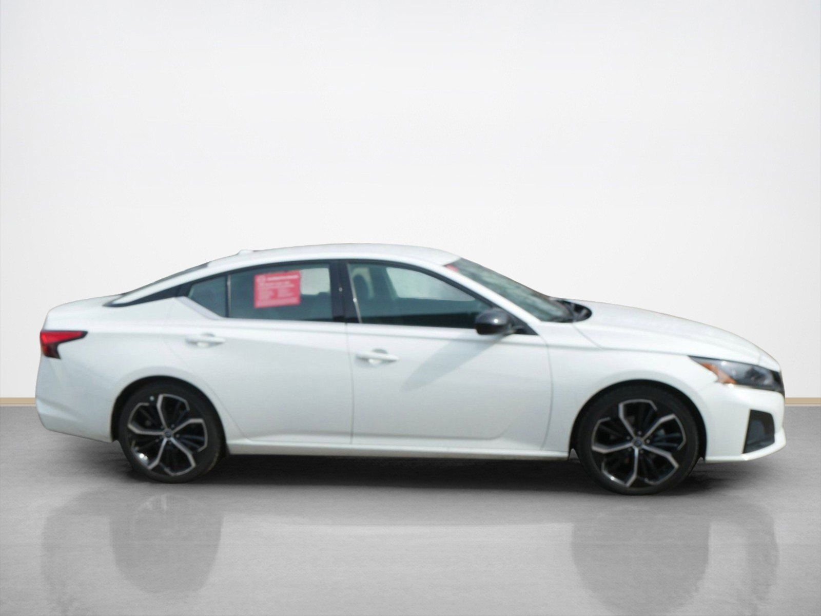 Used 2023 Nissan Altima SR with VIN 1N4BL4CVXPN367022 for sale in Maplewood, Minnesota