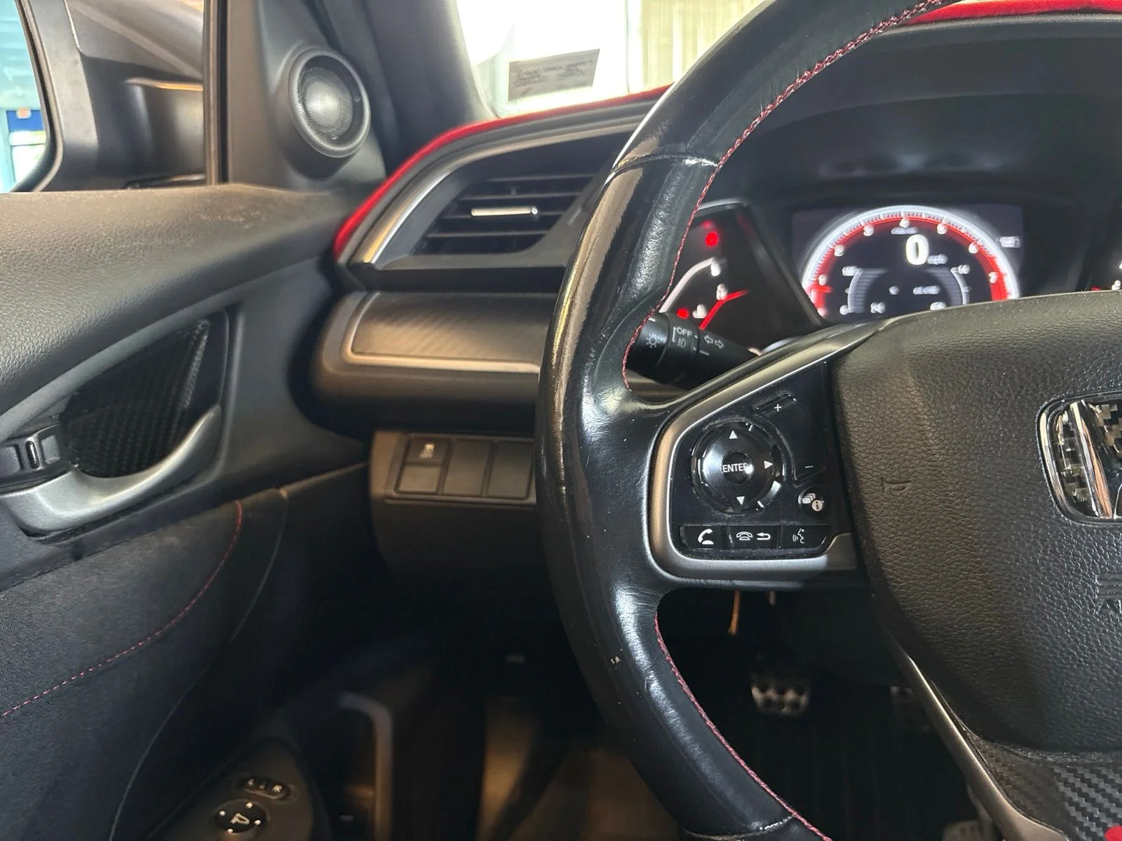Used 2019 Lunar Silver Metallic Honda Si image 16