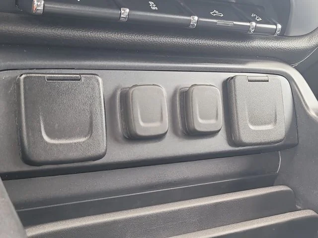 Used 2018 Gray GMC SLT image 27