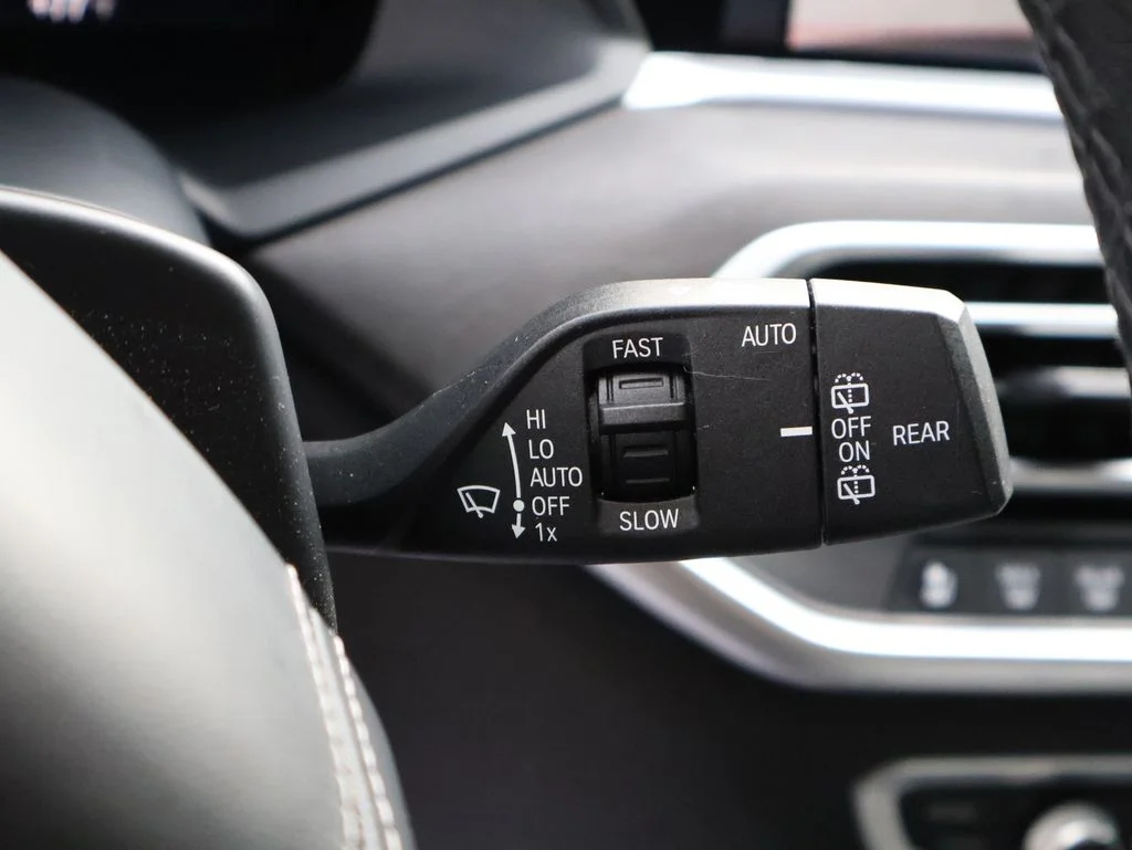 Used 2021 Black BMW xDrive40i image 59