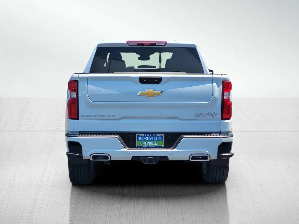 New 2026 Polar White Tricoat Chevrolet High Country image 7