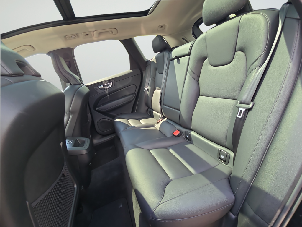 2023 Volvo XC60 Plus - Photo 31