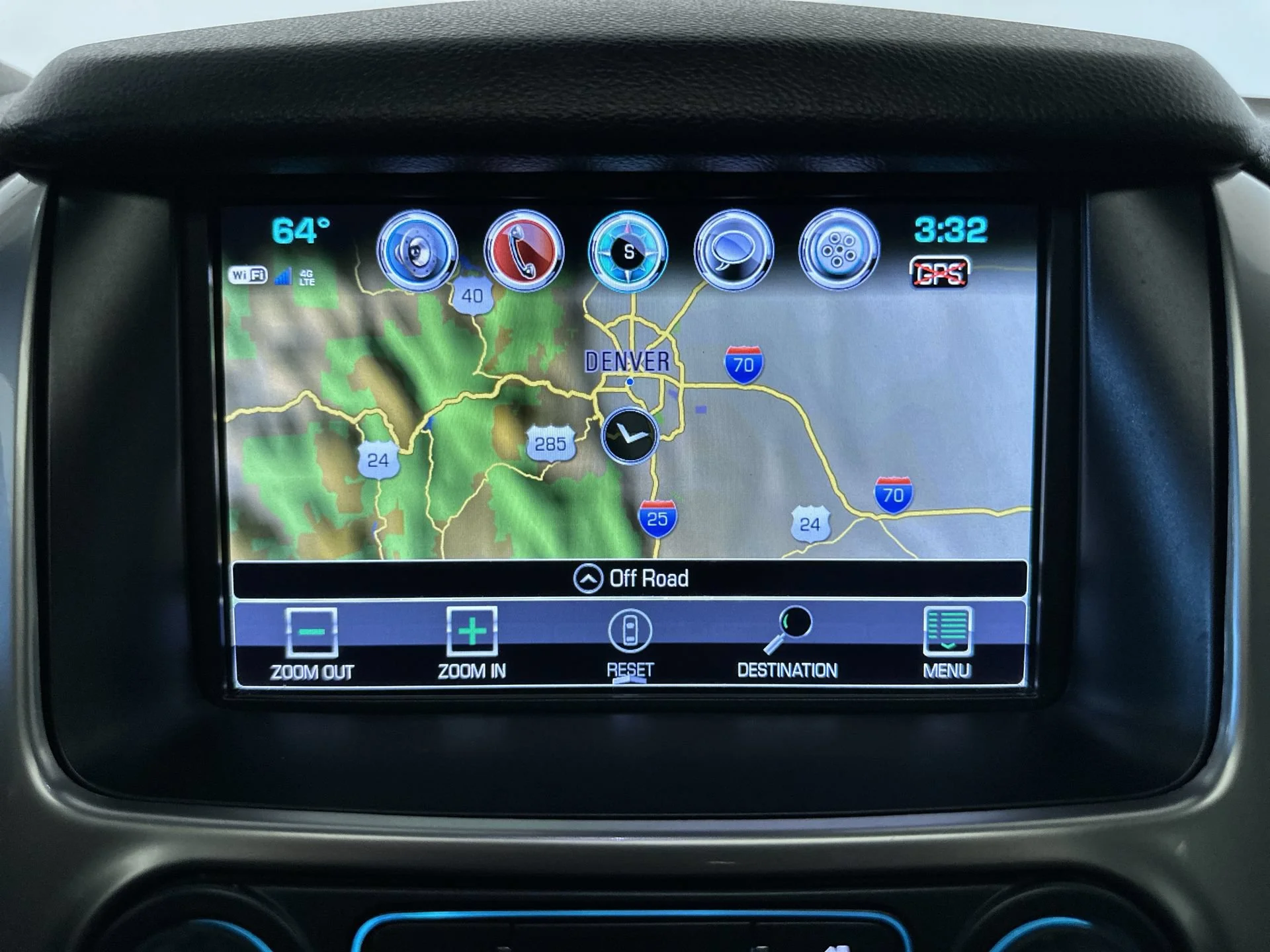 Used 2018 Silver Ice Metallic Chevrolet LT image 21