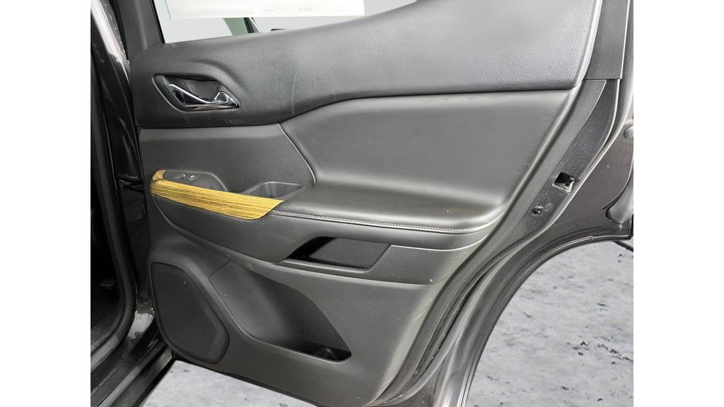 Used 2017 Iridium Metallic GMC Denali image 13