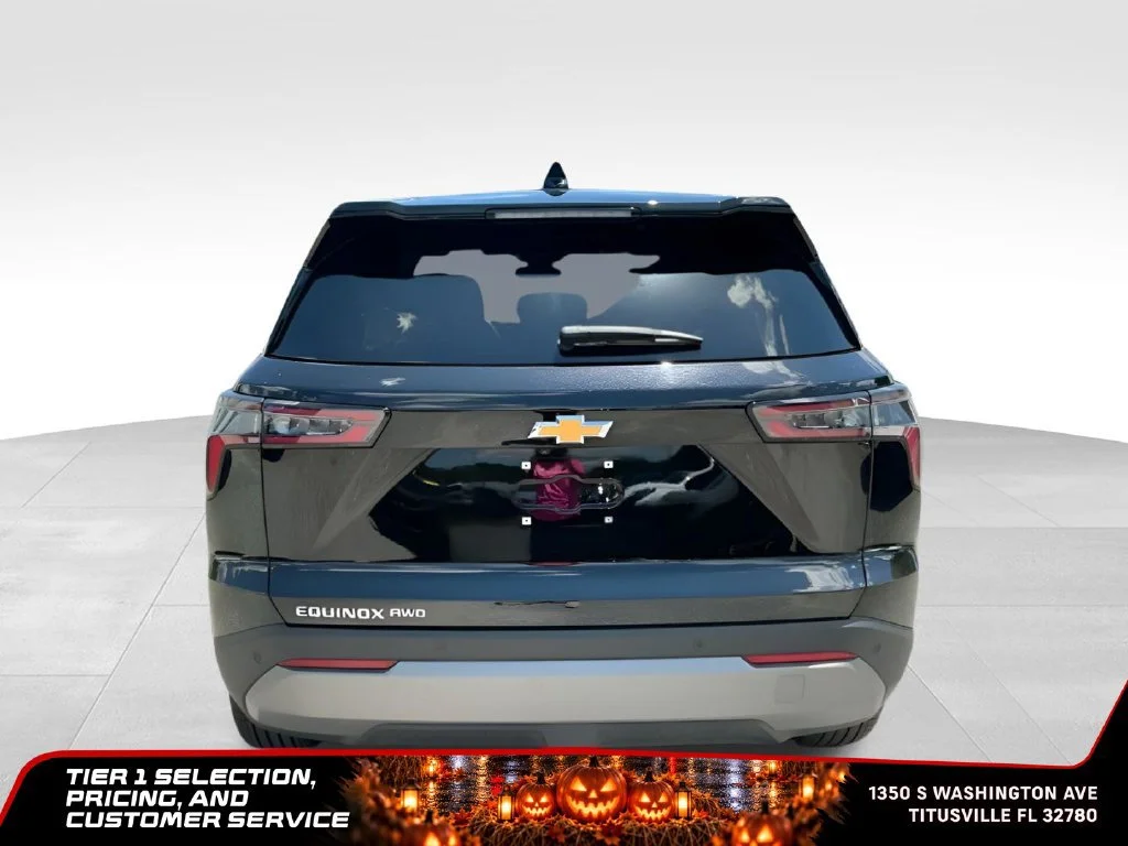 Used 2025 Mosaic Black Metallic Chevrolet LT image 8