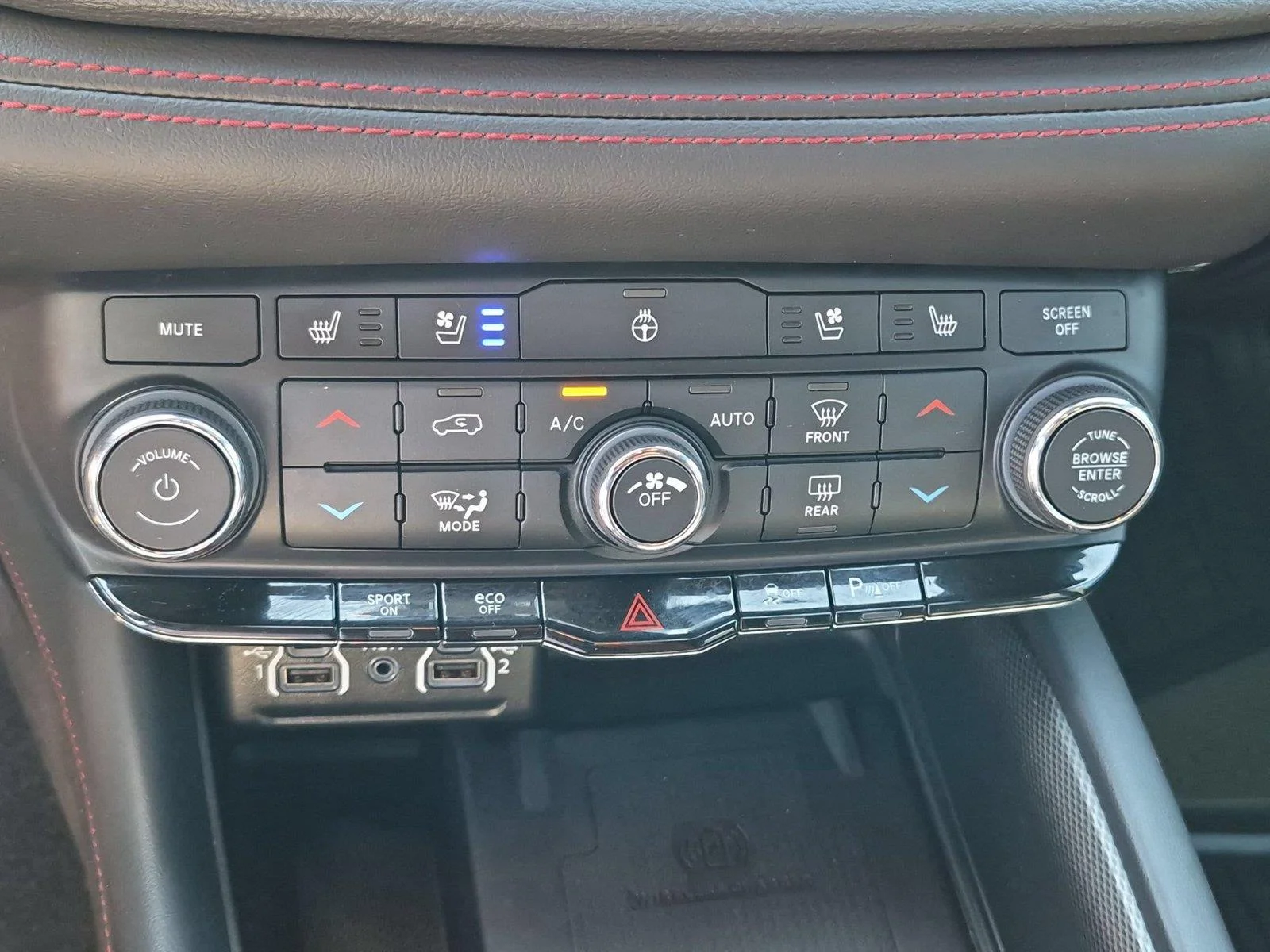 Used 2023 Frostbite Pearlcoat Dodge R/T Plus image 27