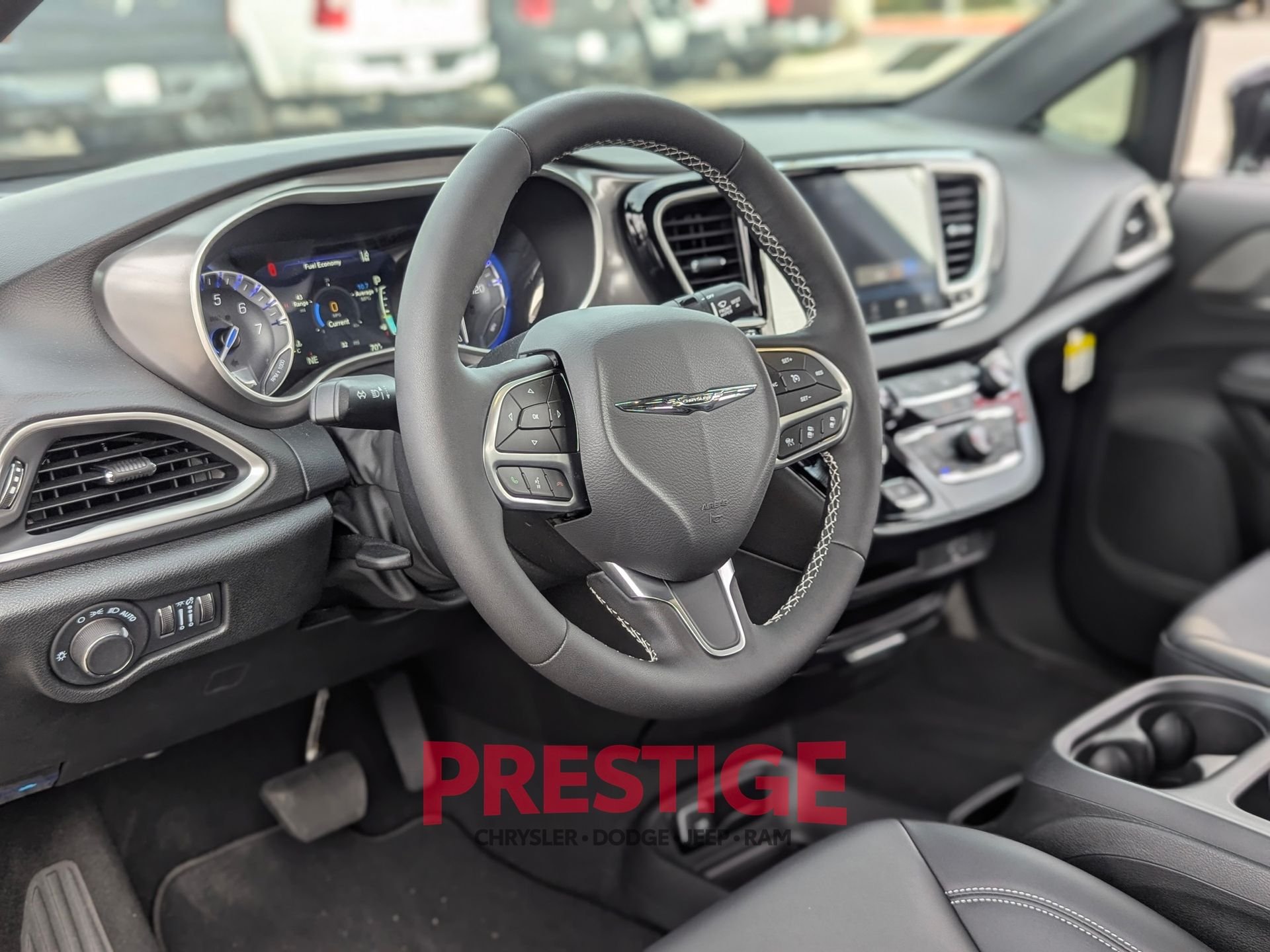 2026 Chrysler Voyager LX - Photo 11