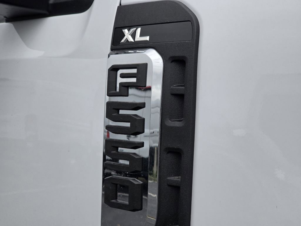 New 2026 Oxford White Ford XL image 25