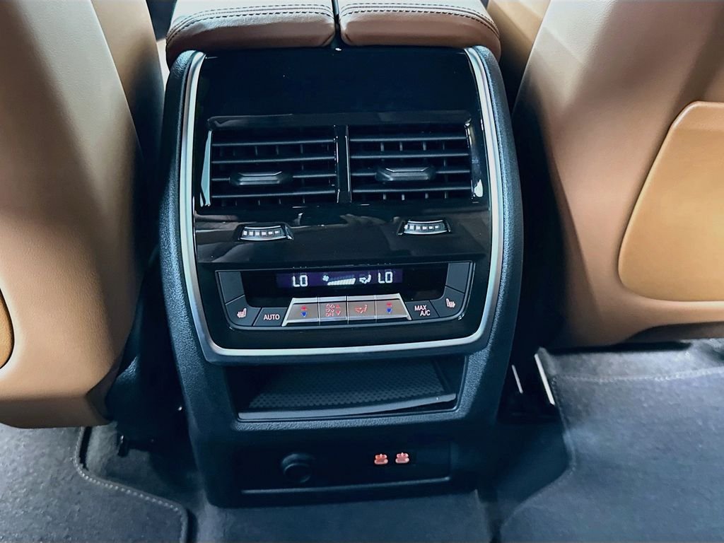 New 2027 Black Sapphire Metallic BMW xDrive40i image 18