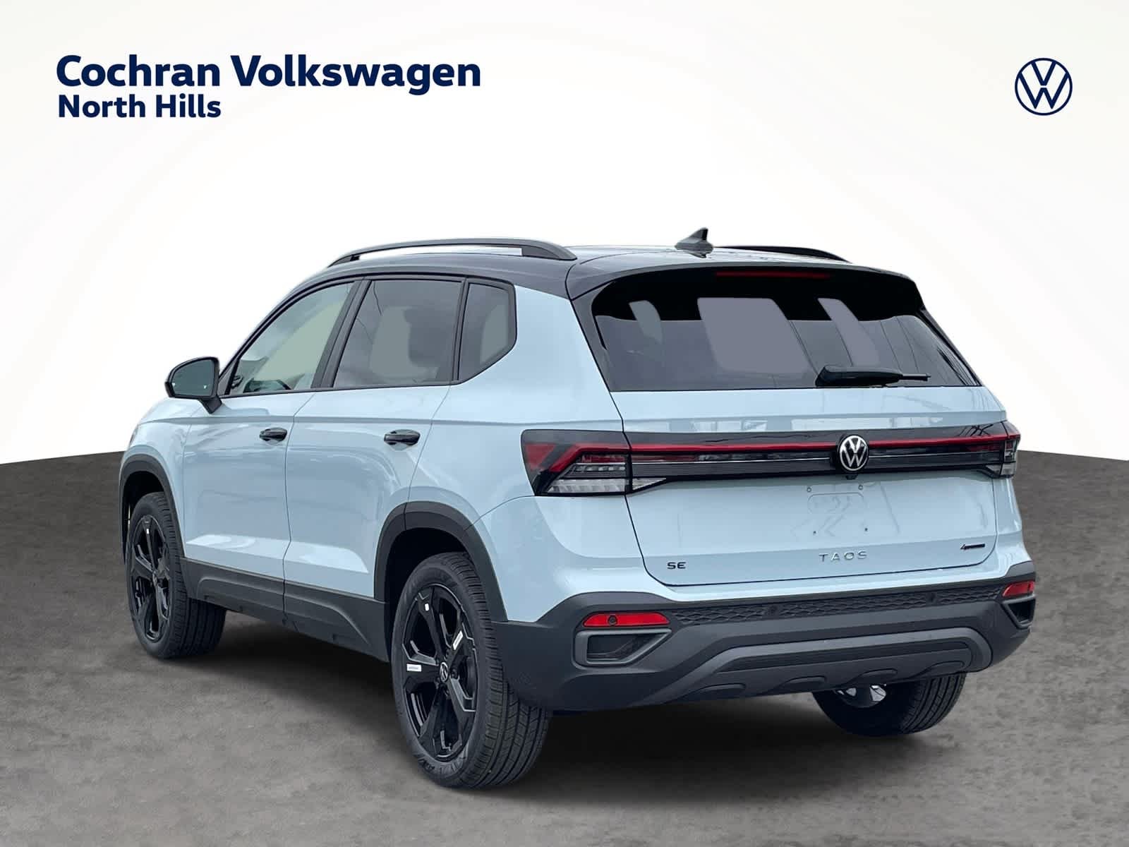 New 2026 Monument Gray w/Deep Black Roof Volkswagen SE Black image 5