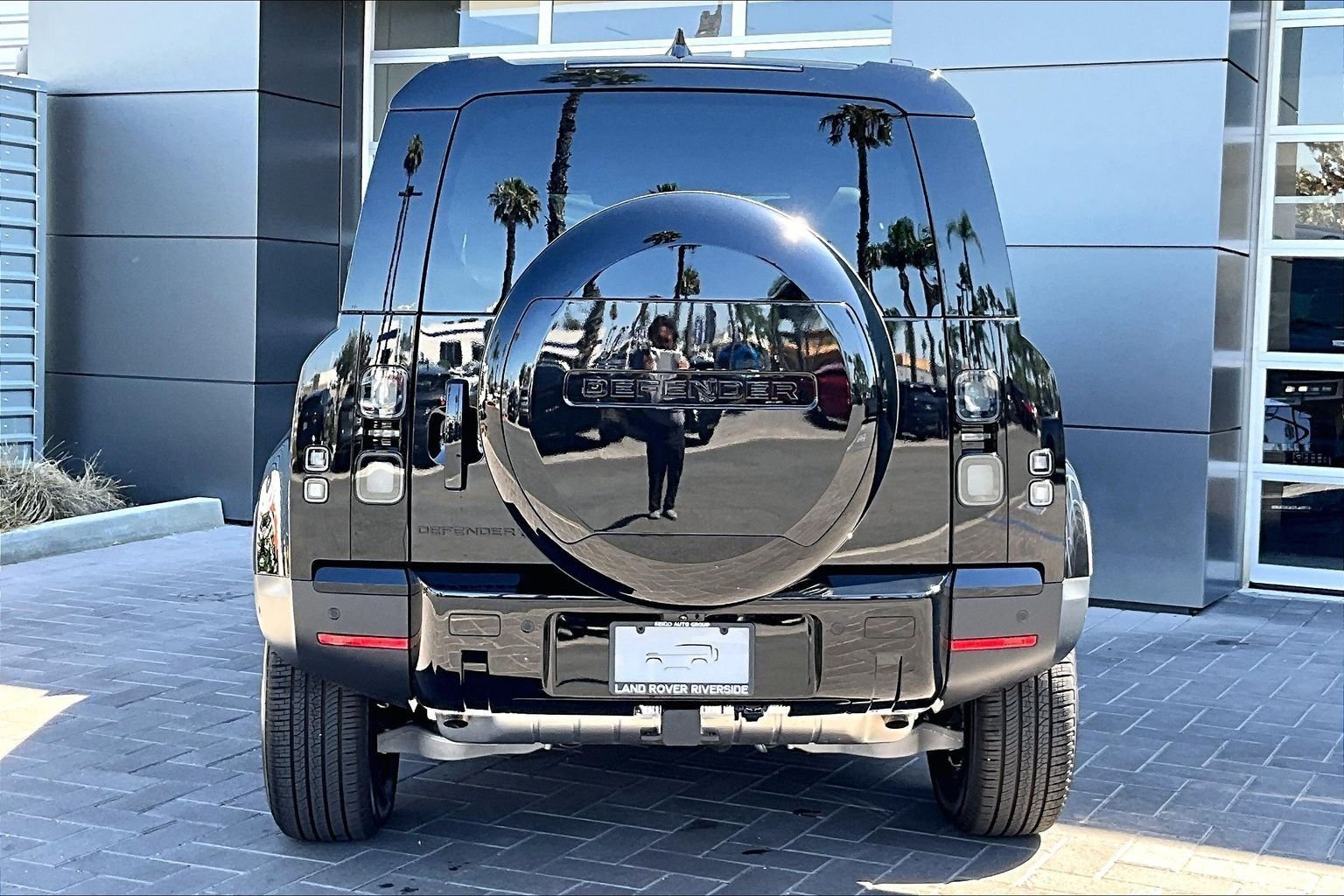 New 2026 Santorini Black LAND ROVER S image 4