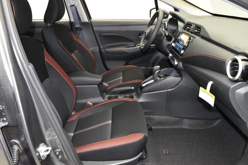 2025 Nissan Versa Sedan SR - Photo 23