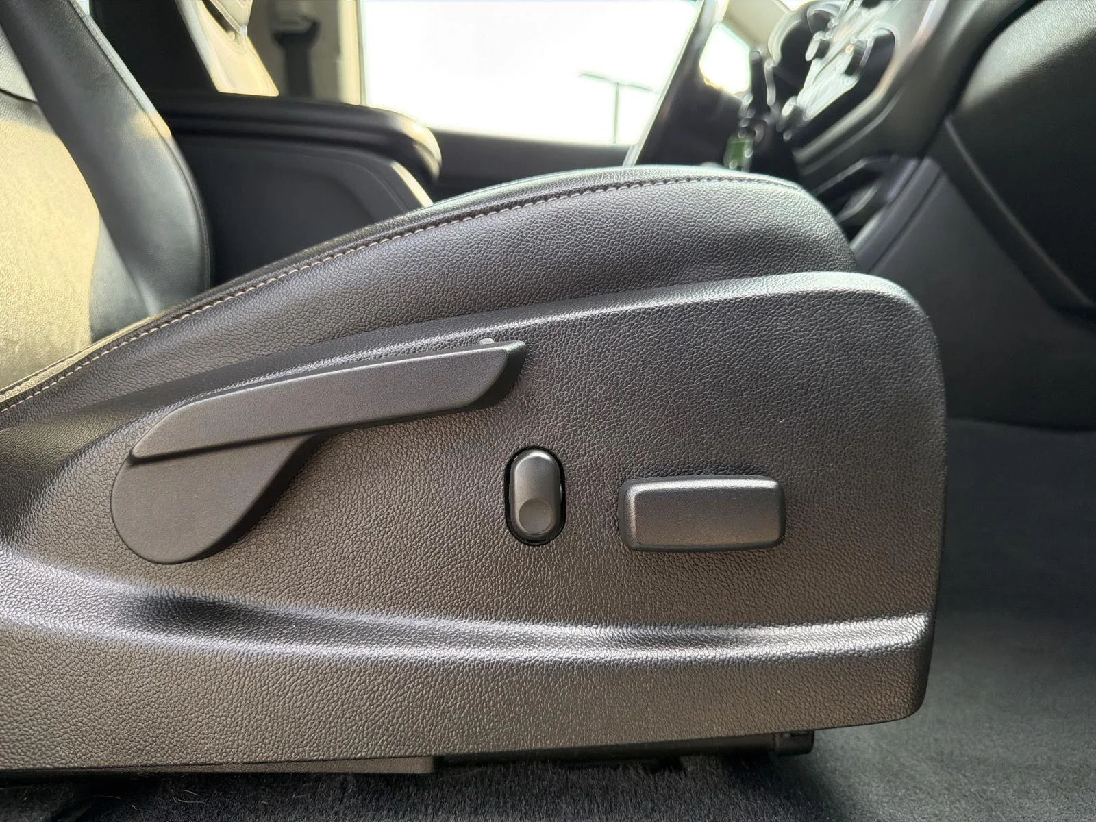 Used 2019 SHADOW GRAY METALLIC Chevrolet 4WD ZR2 image 33