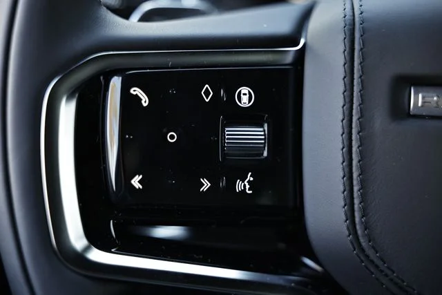 New 2026  Land Rover SE image 46