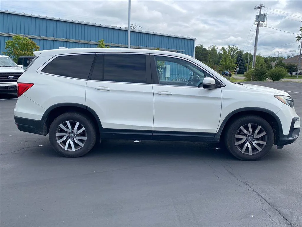 Used 2019 White Diamond Pearl Honda EX-L image 11