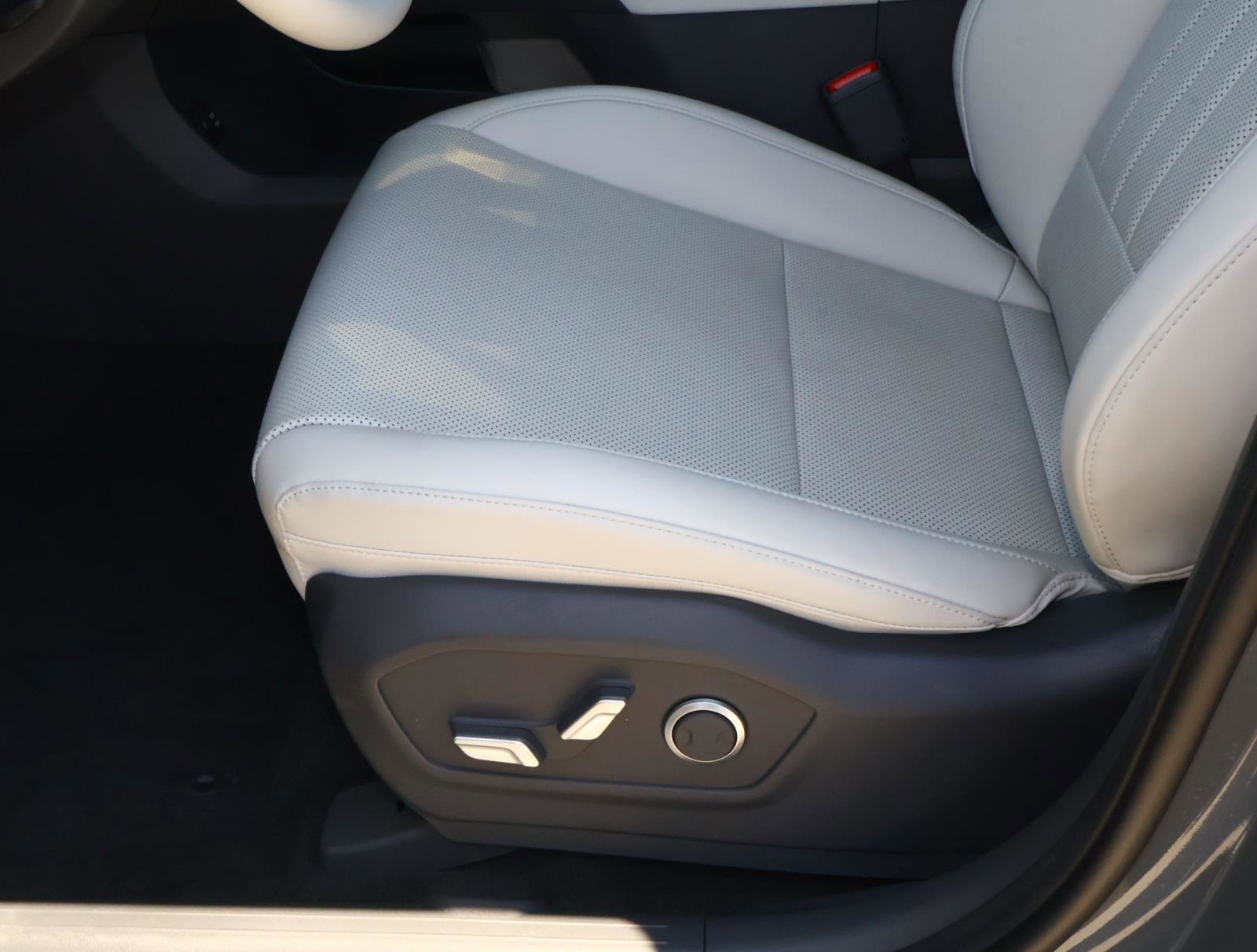 Certified Used 2026 Hampton Gray Hyundai SEL image 12