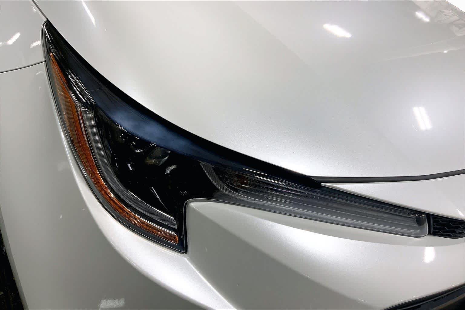 Used 2024 Wind Chill Pearl Toyota LE image 27
