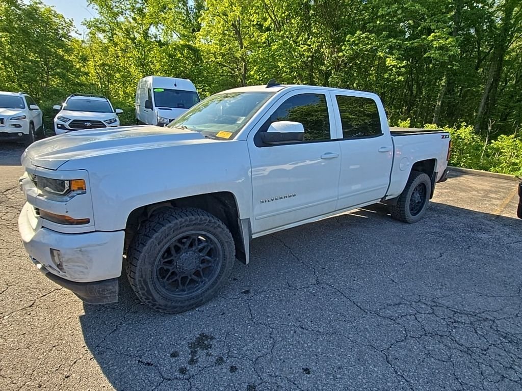Used 2018 Chevrolet Silverado 1500 LT Z71 with VIN 3GCUKRECXJG123417 for sale in Kansas City