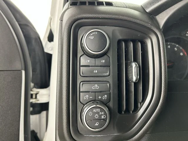 Used 2021 White Chevrolet Custom image 11