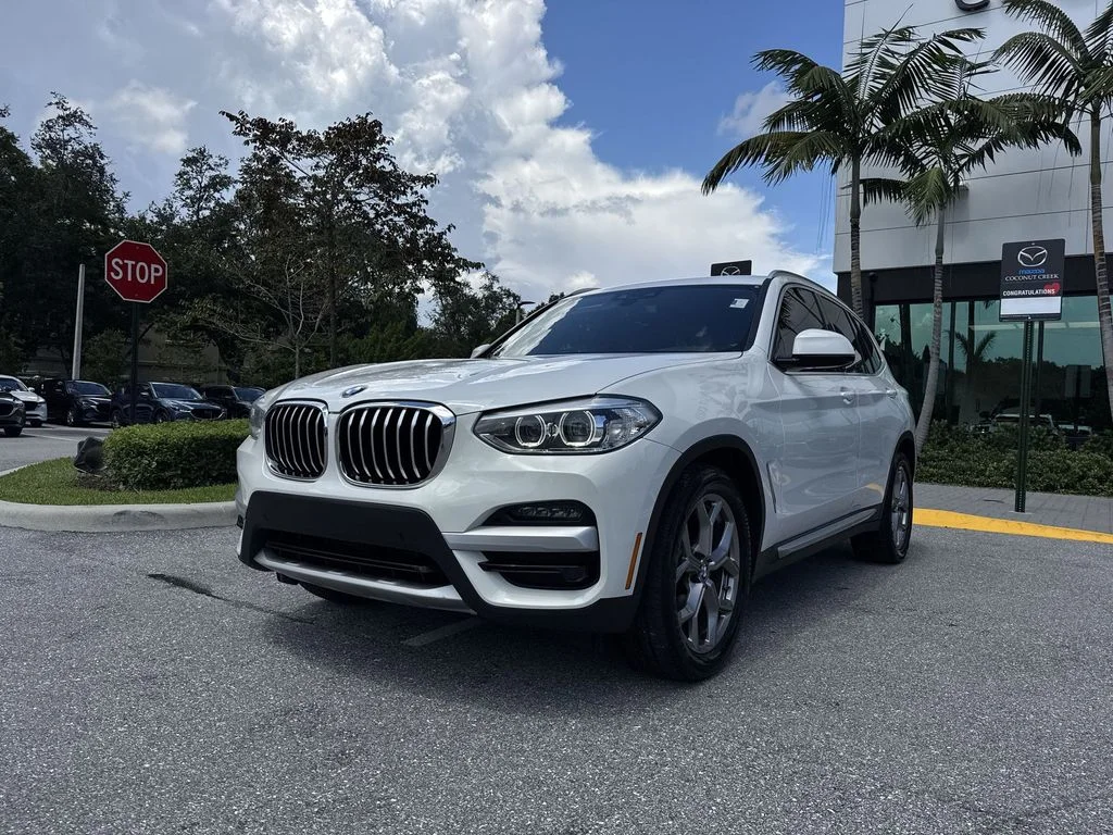 Used 2021 Alpine White BMW sDrive30i image 31