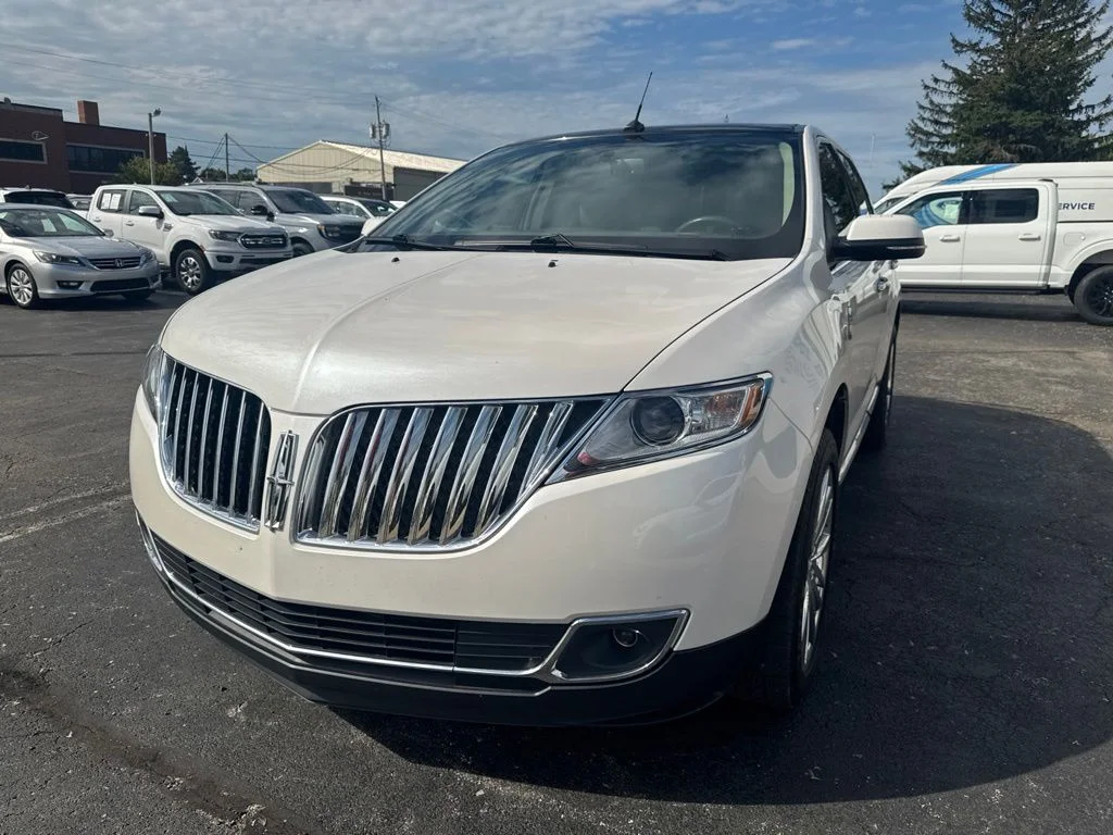 Used 2015 White Lincoln Base image 53