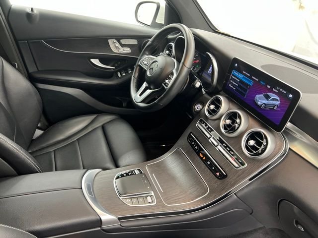 Used 2022 White Mercedes-Benz GLC 300 image 24