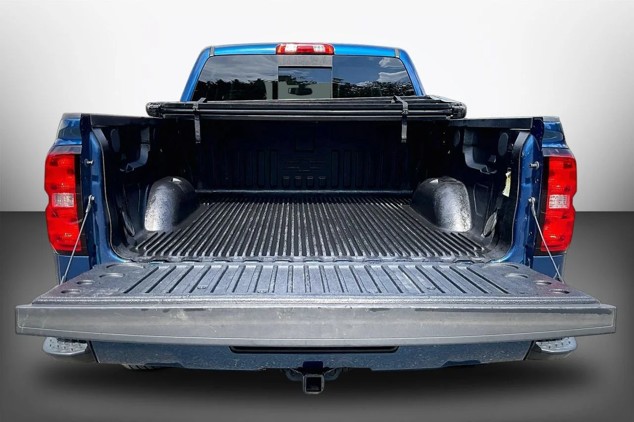 Certified Used 2018 Blue Chevrolet LT image 24