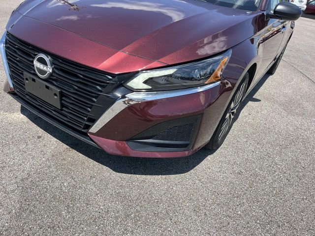 Used 2025 Garnet Pearl Nissan 2.5 SV image 9