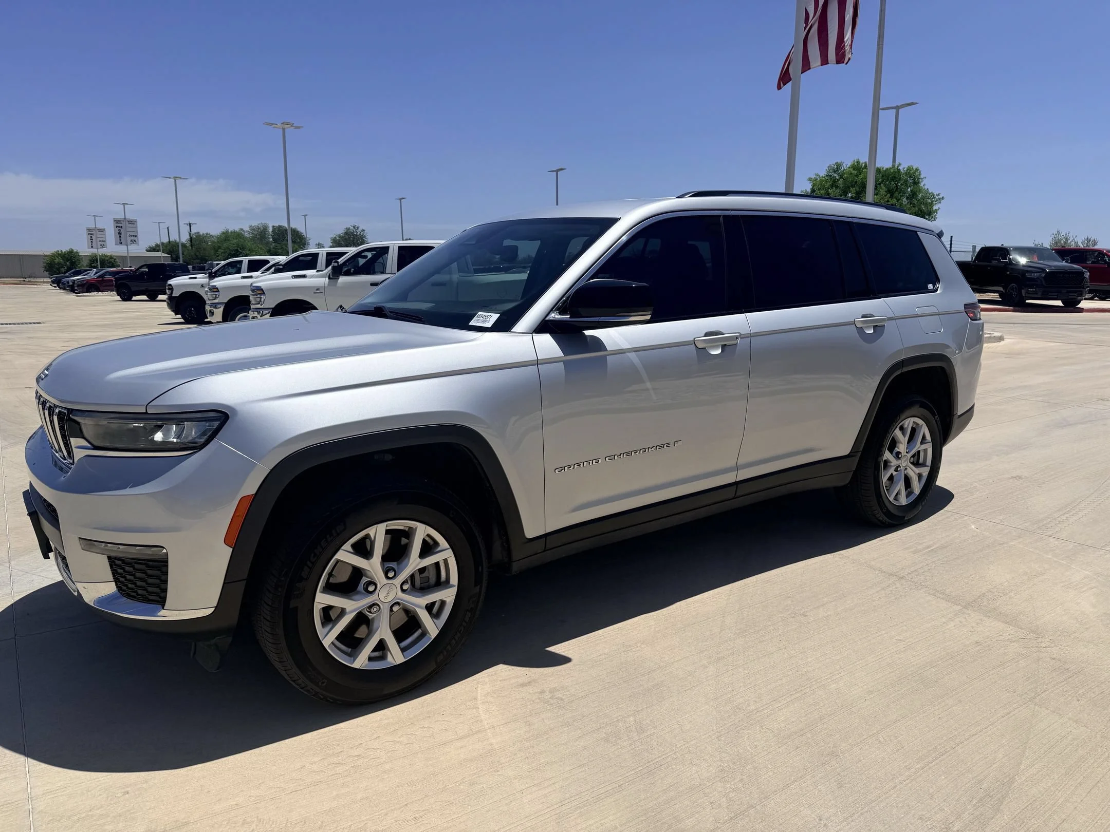 Used 2024 Silver Jeep Limited image 10