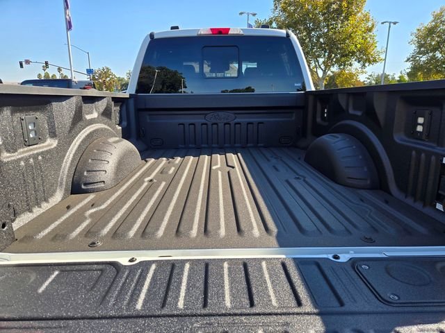 New 2026 Star White Metallic Tri-Coat Ford F-250® Platinum® image 32