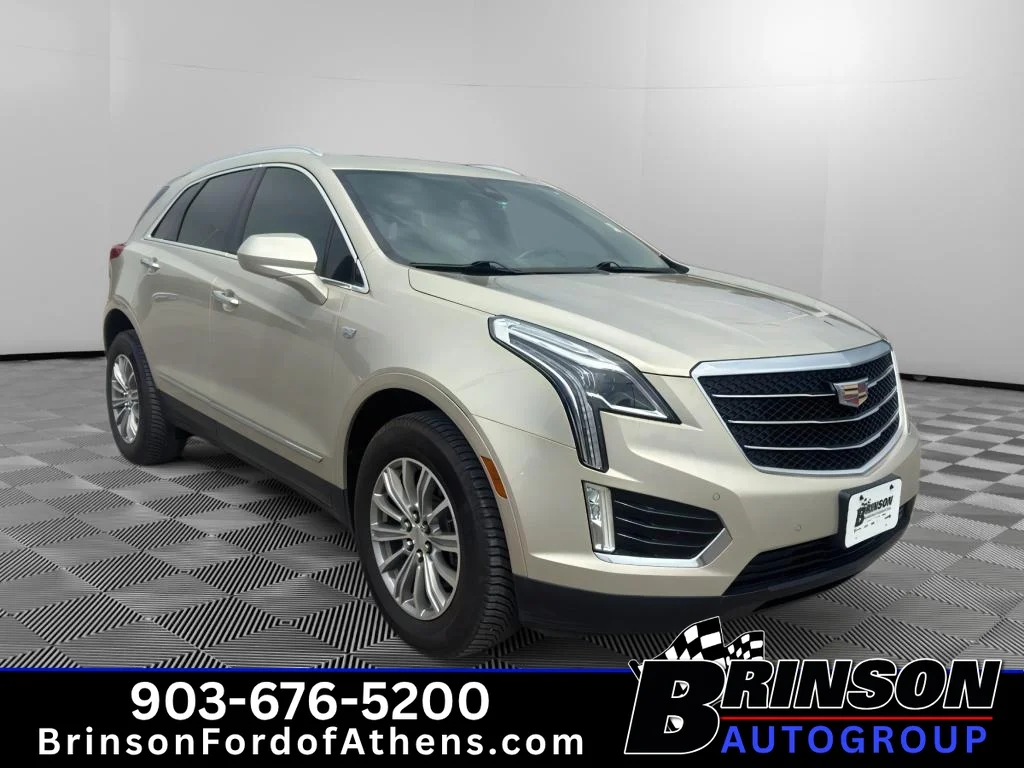 Used 2017 Silver Coast Metallic Cadillac Luxury FWD image 3